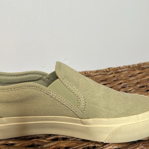 Everlane The Forever Slip-On Sneaker in Eucalyptus Size 6 - Picture 6 of 10